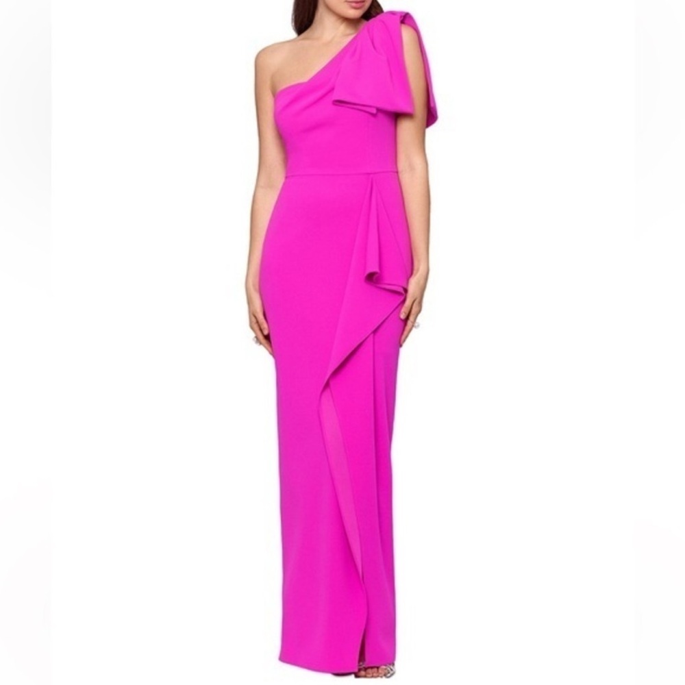 BETSY & ADAM
CREPE LONG EVENING DRESS